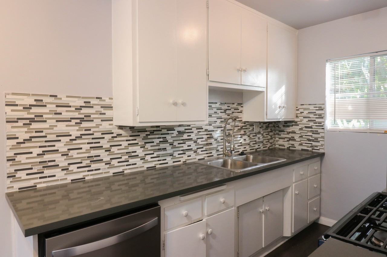 340 Wisconsin Ave #7 - Photo 2 of 12