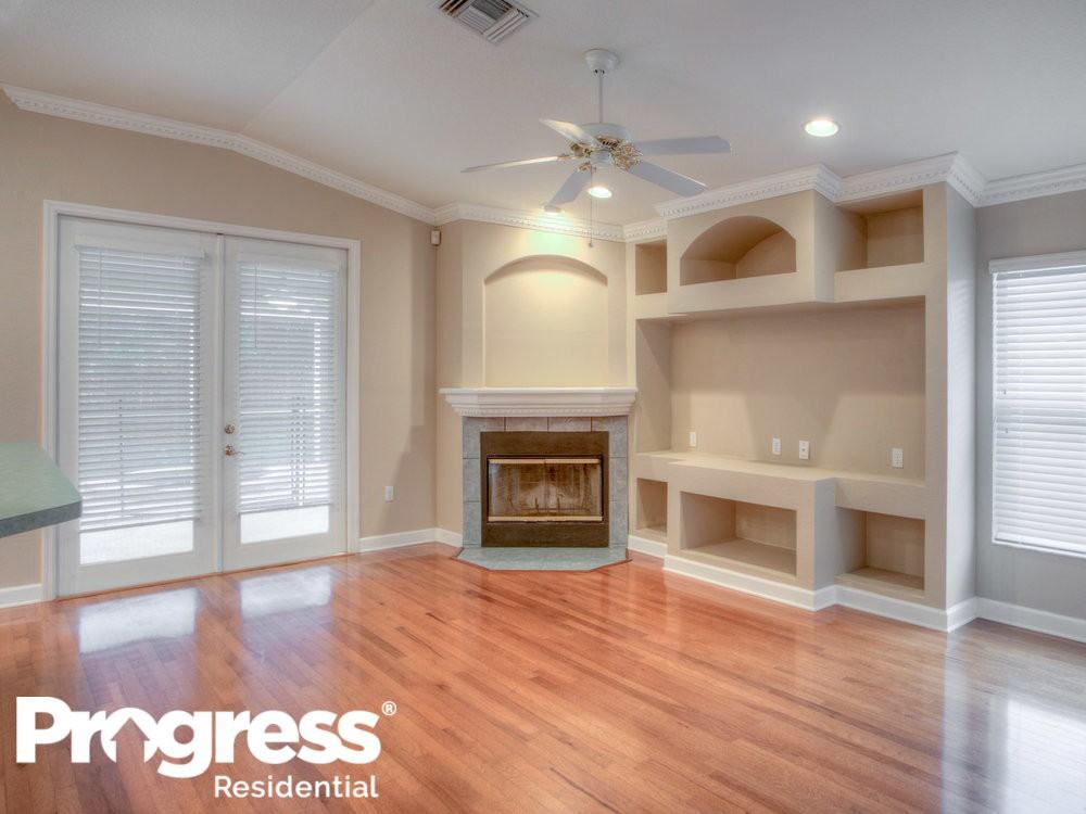 19608 Wyndmill Cir - Photo 2 of 15