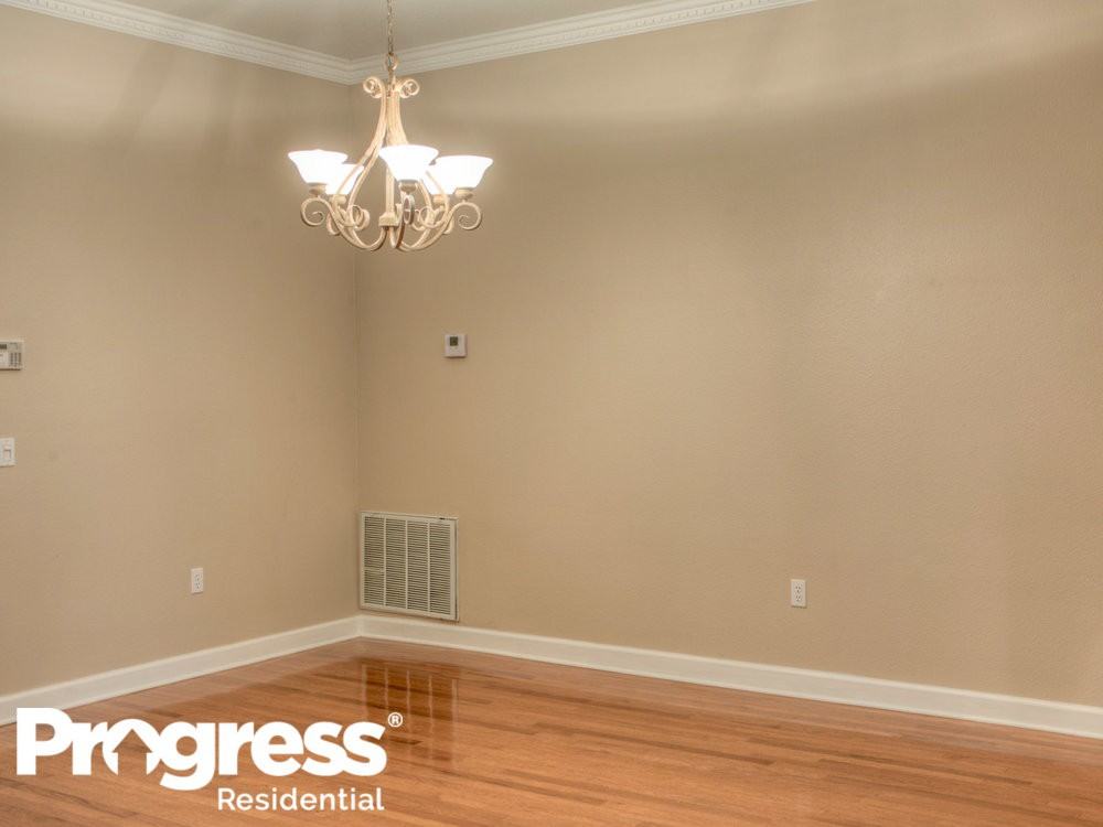 19608 Wyndmill Cir - Photo 3 of 15