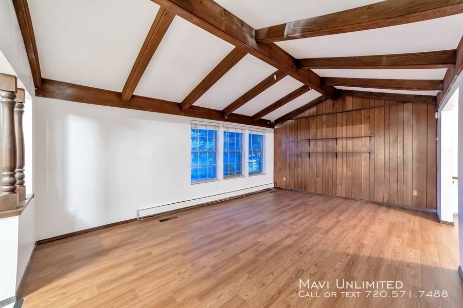 5040 S Beeler St - Photo 3 of 20