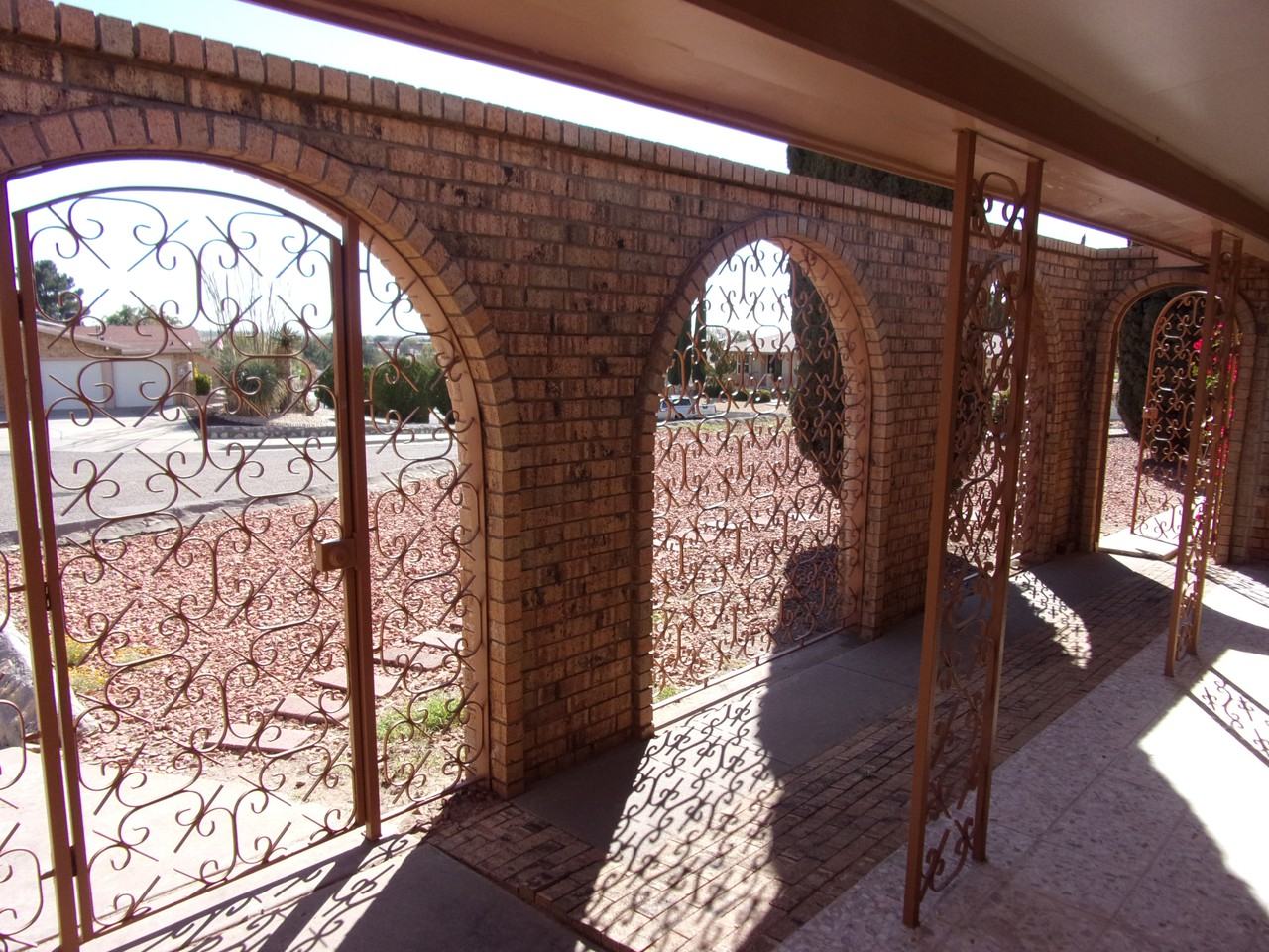 10653 Vista Lomas Dr - Photo 2 of 27