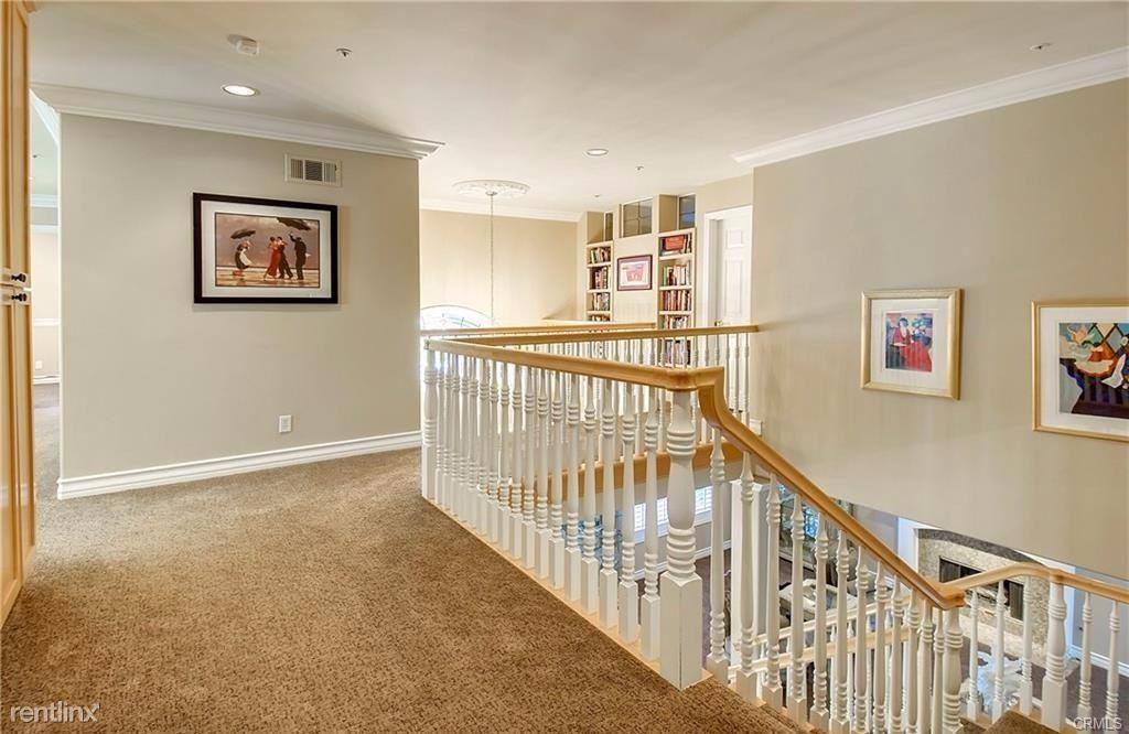 32 Oakbrook - Photo 3 of 39