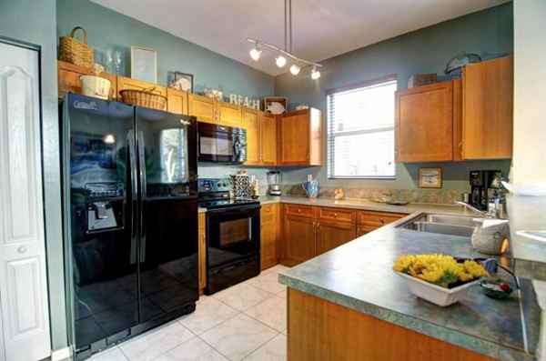 6094 Seminole Gardens Cir - Photo 2 of 9