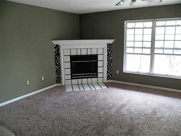 1525 Lake Shore Dr - Photo 2 of 13