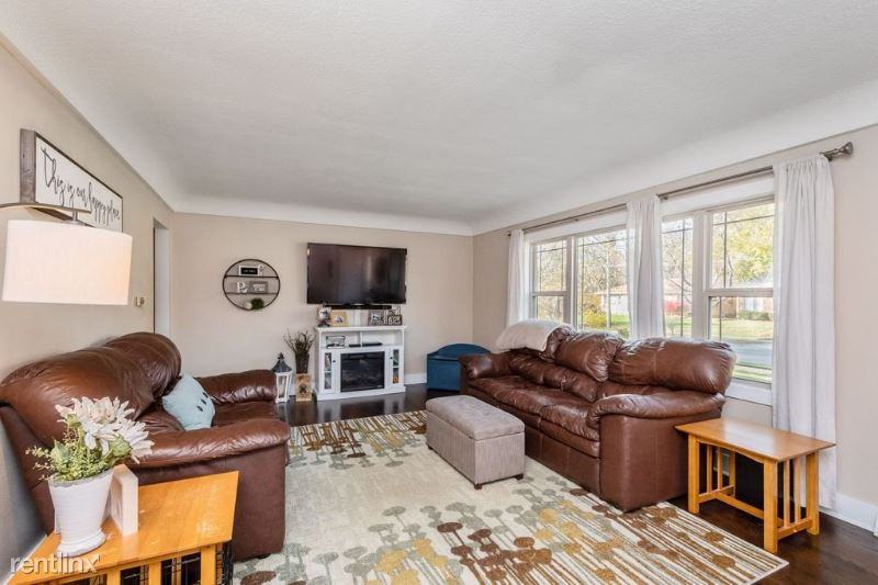 4022 Clinton Ave - Photo 2 of 7