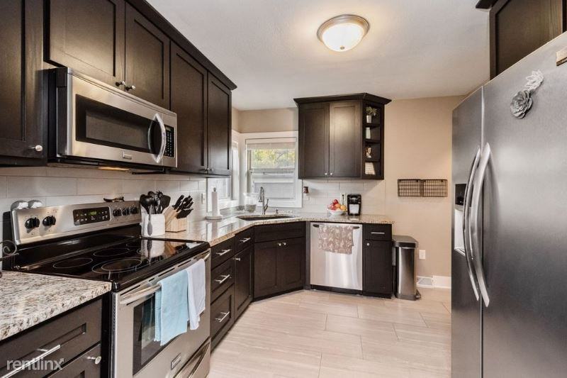 4022 Clinton Ave - Photo 3 of 7