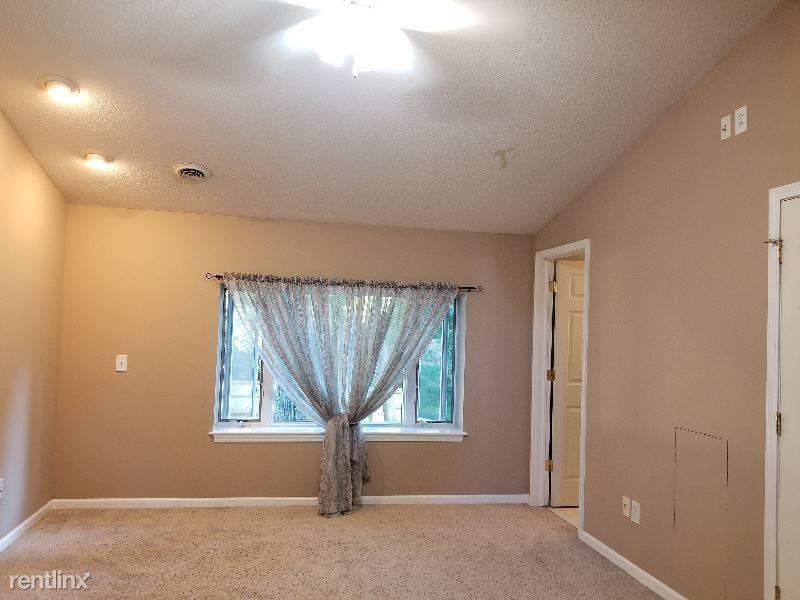 1031 Daisy Ln #1 - Photo 2 of 7