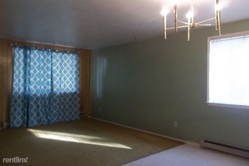 638 N Birch Ave - Photo 2 of 10