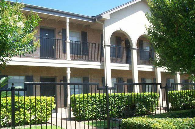 Veranda Apartments - 6433 S Staples St, Corpus Christi, TX 78413