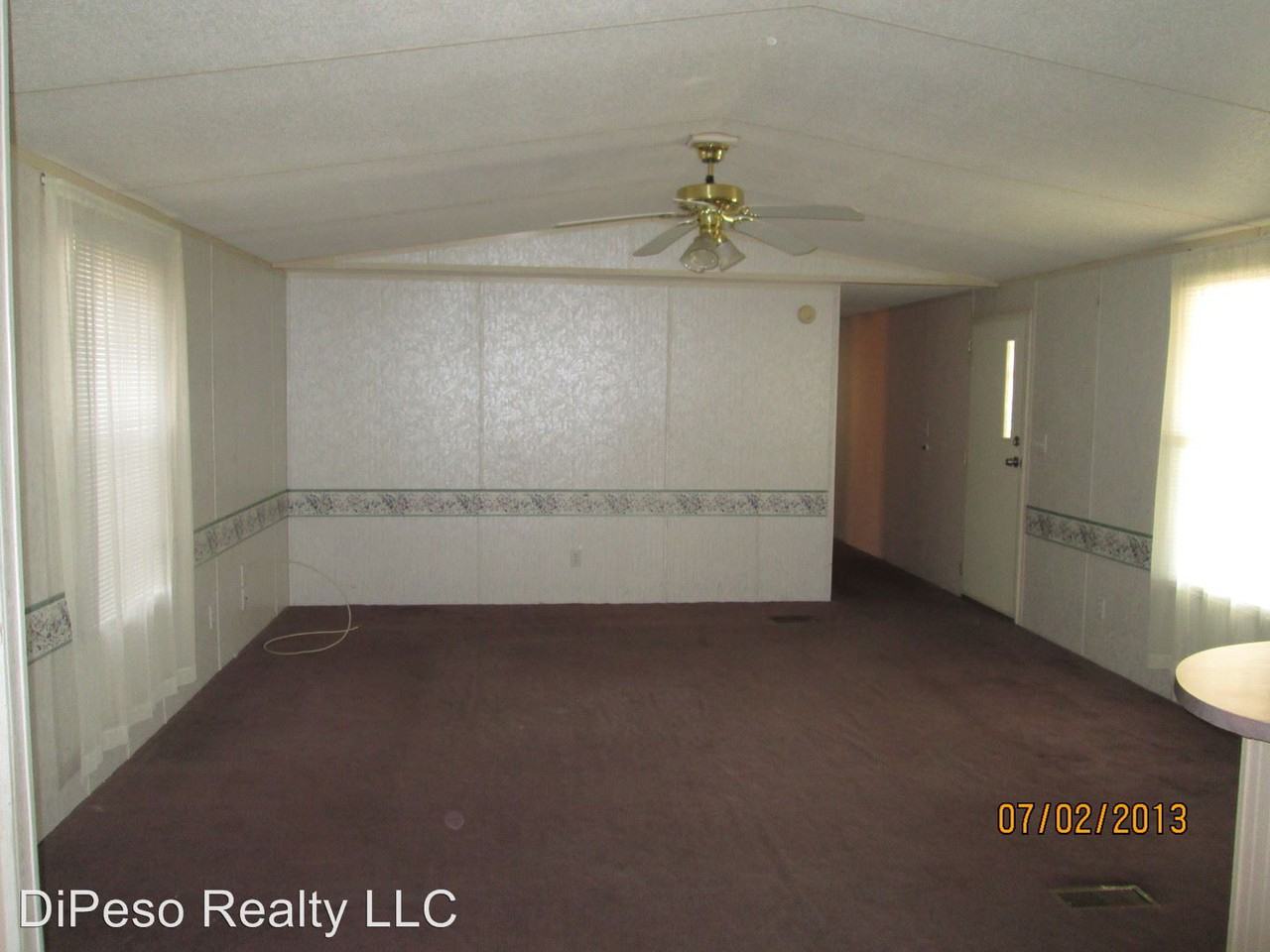 636 E Pearl St - Photo 2 of 5