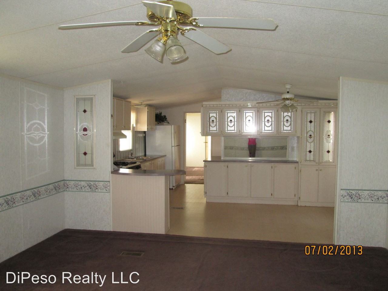 636 E Pearl St - Photo 3 of 5