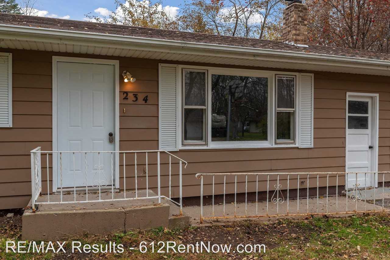 234 Maple Dr - Photo 2 of 32