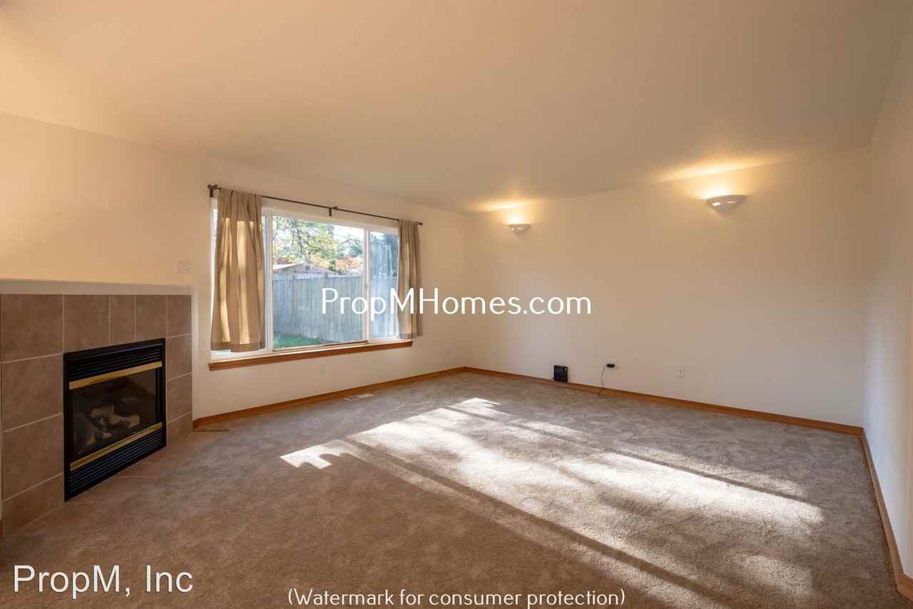 4142 SE Drake St - Photo 2 of 27