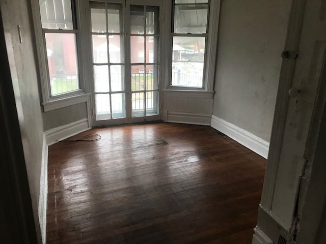 4661 Labadie Ave - Photo 3 of 17