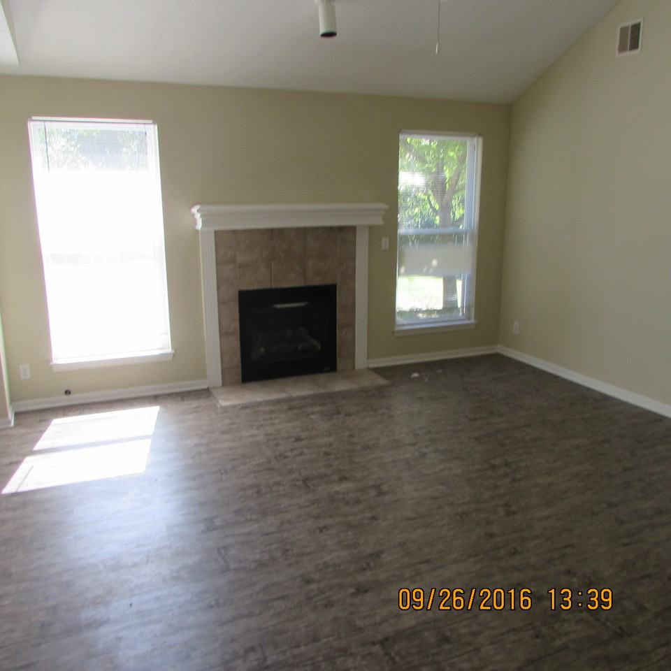 7303 Oak St - Photo 2 of 22