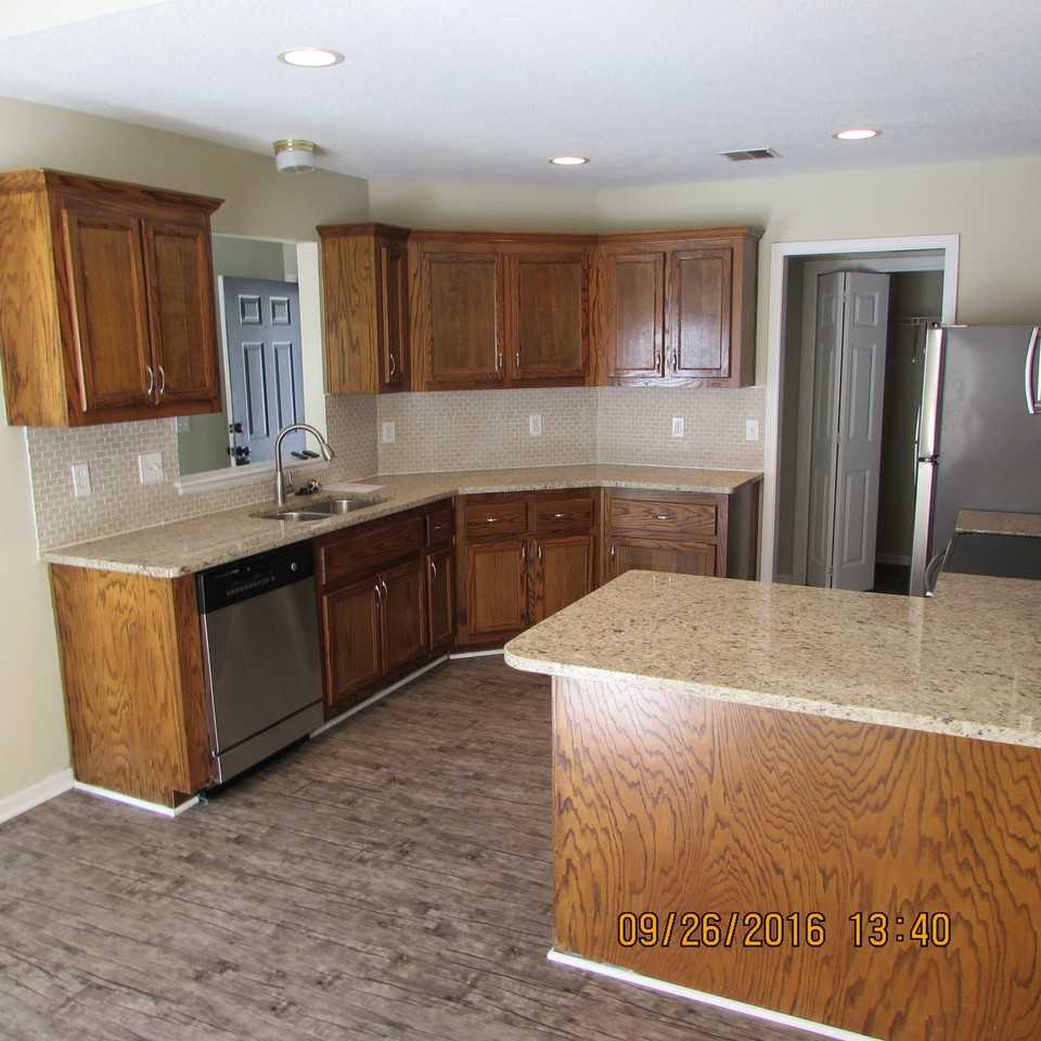 7303 Oak St - Photo 3 of 22