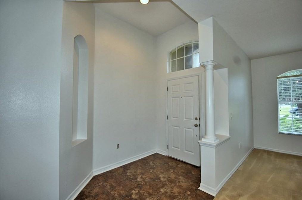 1394 Eagle Crest Blvd - Photo 3 of 11