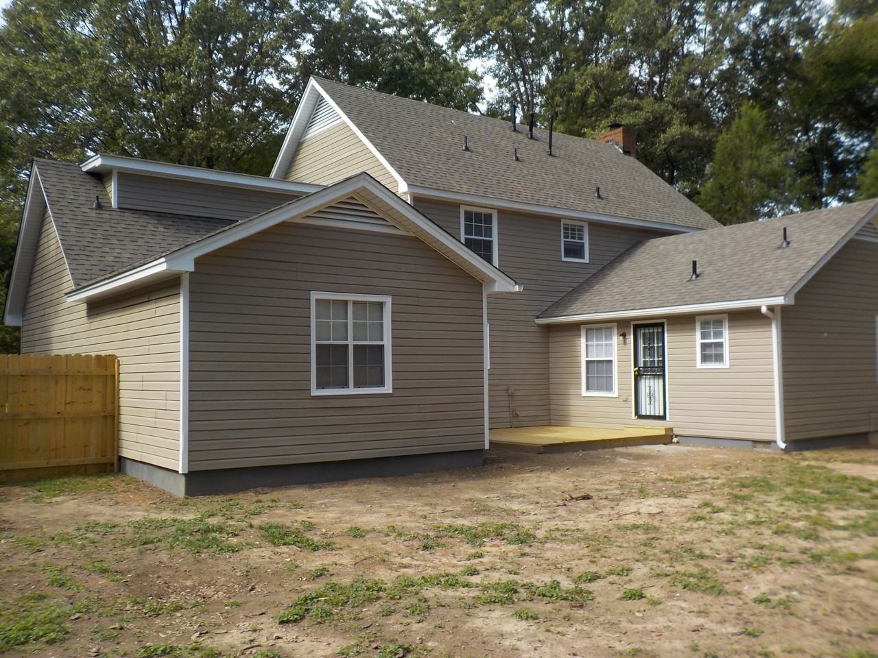 1270 Thrushcross Cove - Photo 3 of 11