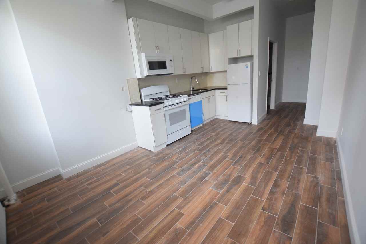 131 Wyckoff Avenue #sd