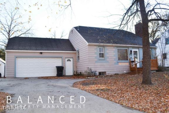 1022 SW High Ave - Photo 2 of 2