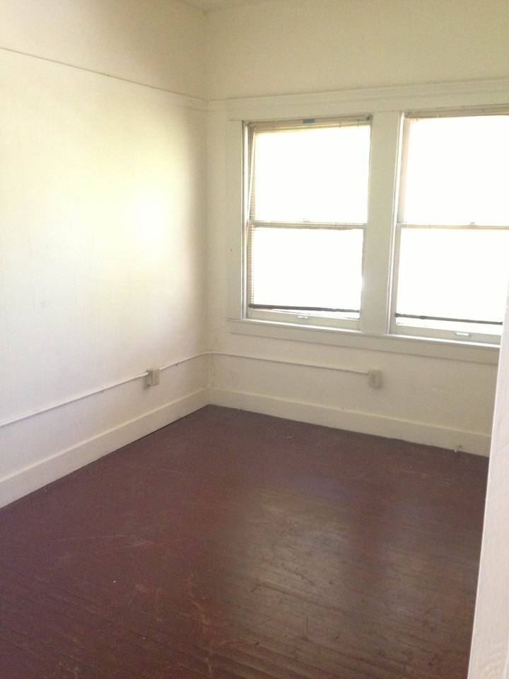 3129 Broadway - Photo 2 of 14