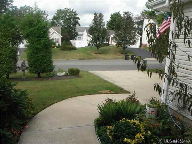 437 Mermaid Dr - Photo 3 of 18