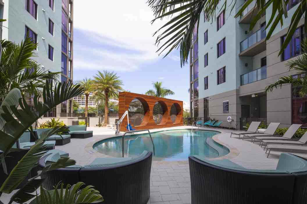 Avanti - Photo 2 of 30