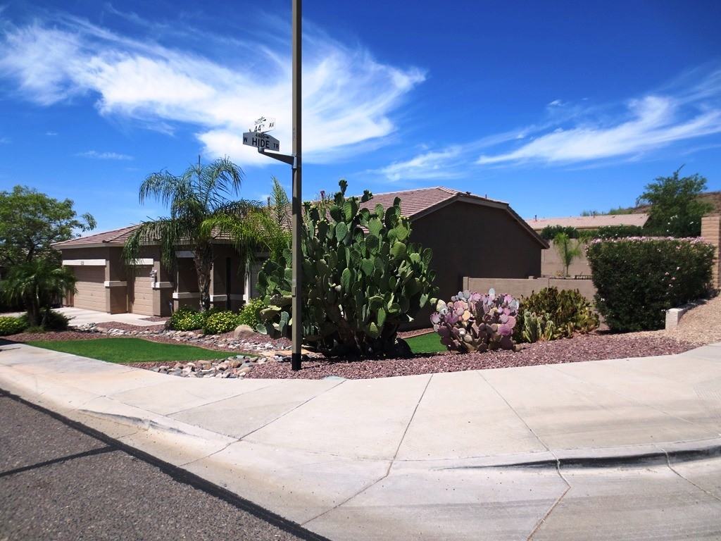 26030 N 44th Ave - Photo 3 of 43