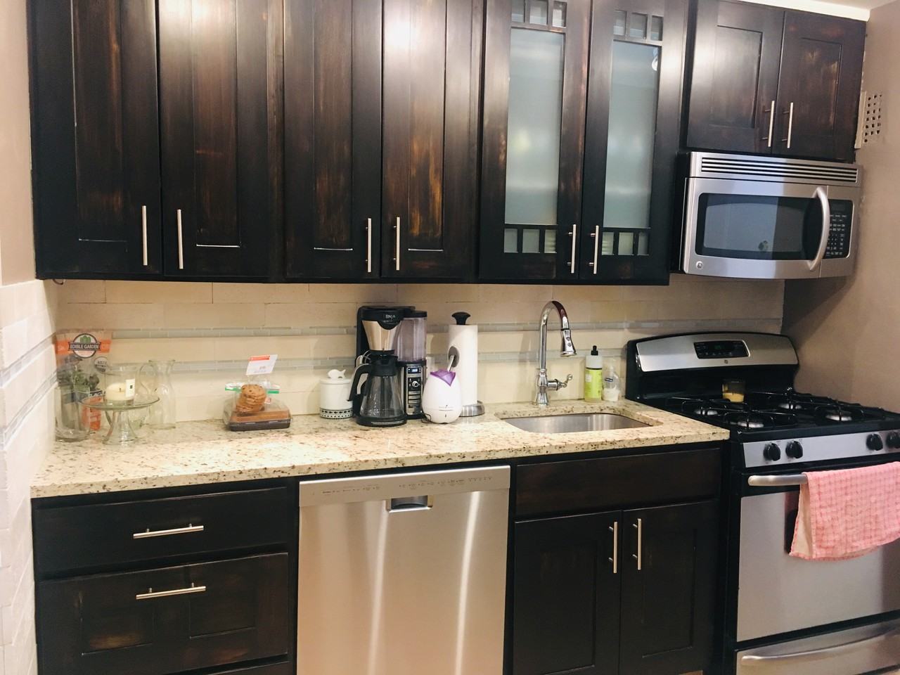 Colonial Rd & 72nd St