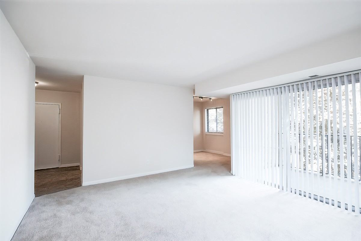 Windsor Courts - Photo 3 of 17