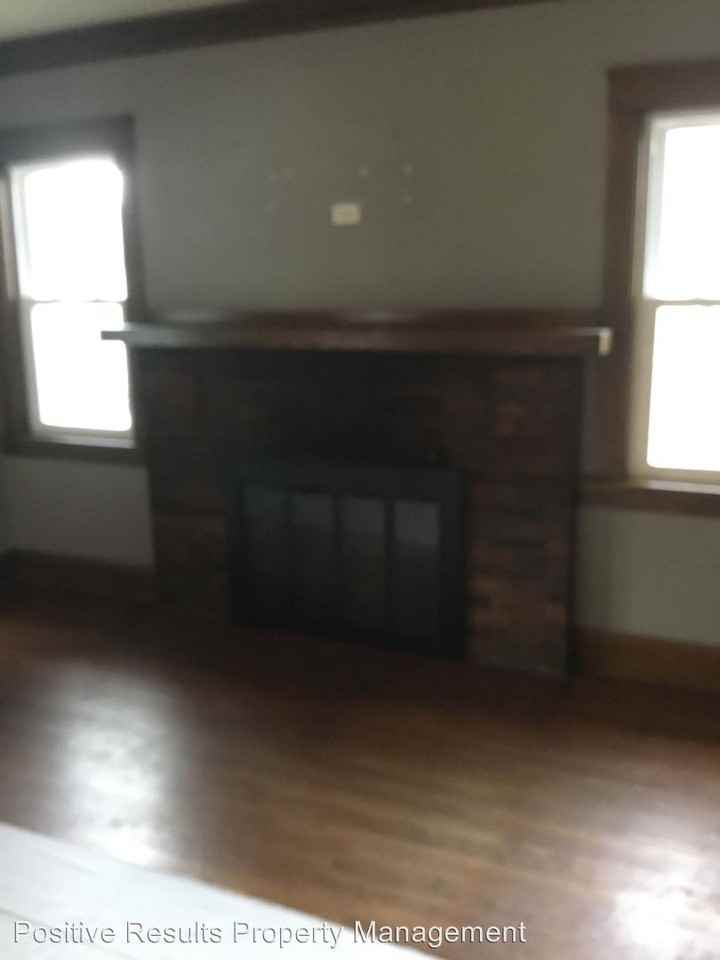 1620 Prospect Ct - Photo 3 of 21