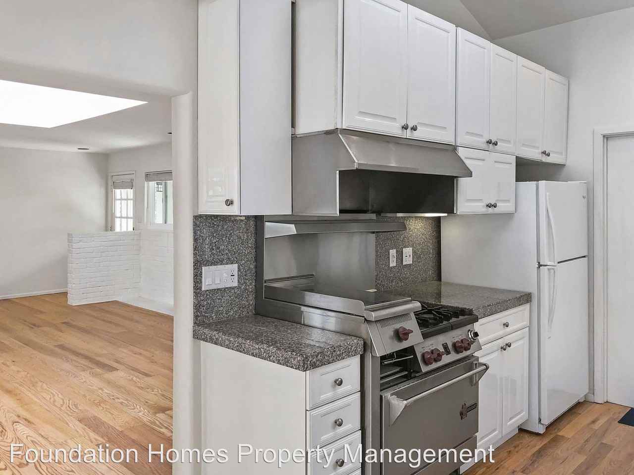 204 Cobblestone Dr - Photo 2 of 14