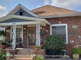 1337 Bennett Ave - Photo 2 of 20