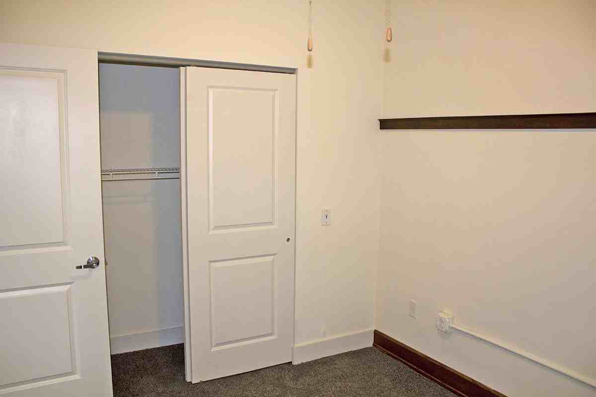 Lincoln House - Photo 7 of 22