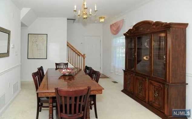 39 Forshee Cir - Photo 2 of 17