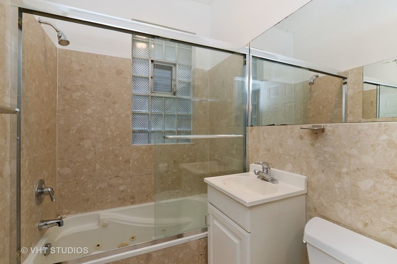 1127 West Farwell Avenue #207 - Photo 4 of 9