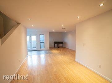 915 NW 7th St - Photo 2 of 10