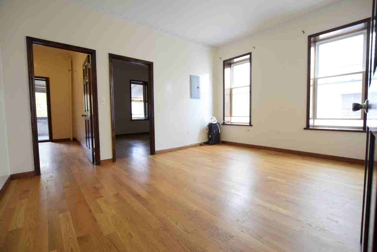 169 Minna Street #ll