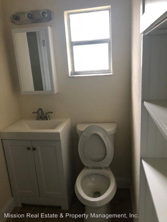 113 Cambridge Dr - Photo 2 of 9