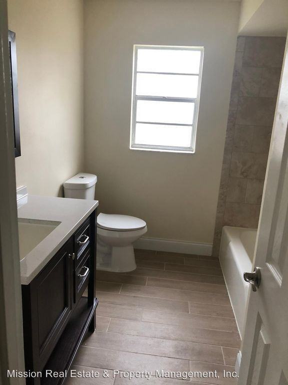 113 Cambridge Dr - Photo 3 of 9