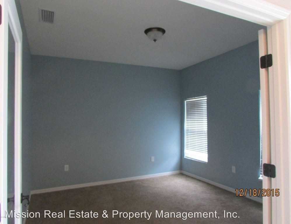 1708 Maeve Cir - Photo 3 of 17