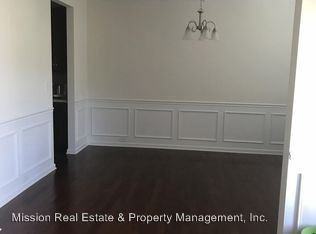 9724 Colts Neck Ln - Photo 3 of 17