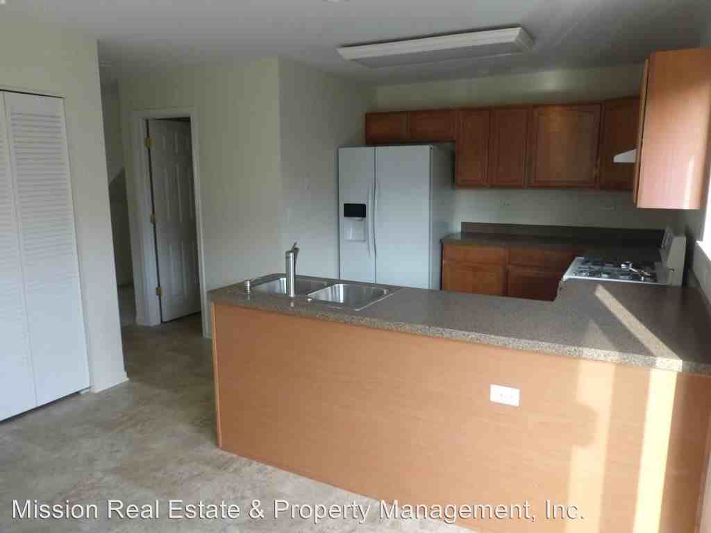 1285 Shamrock Ln - Photo 2 of 24