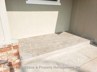 1654 Estates Ct - Photo 2 of 11