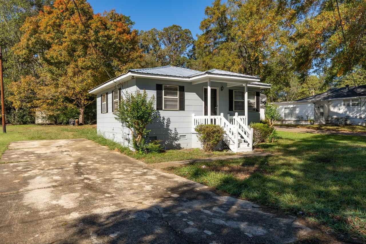 1022 Pine St - Photo 3 of 24