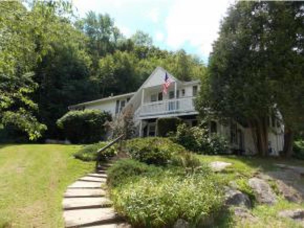 33 Plaza Village Rd - Photo 2 of 13