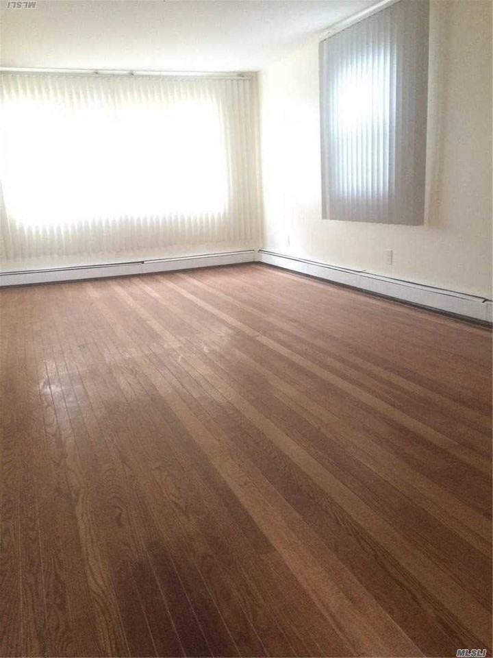 28 Montauk St - Photo 3 of 10