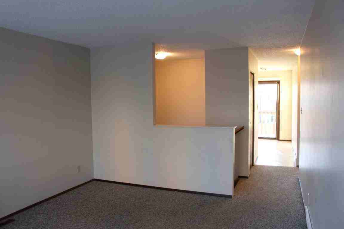 4014 Taylor Street East - Photo 3 of 11