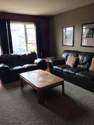 311 Rutherford Cres - Photo 3 of 9