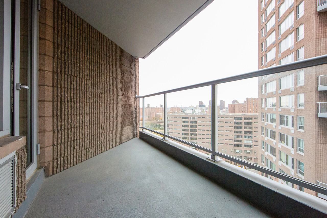 The Heritage Fifth Avenue - Photo 3 of 6